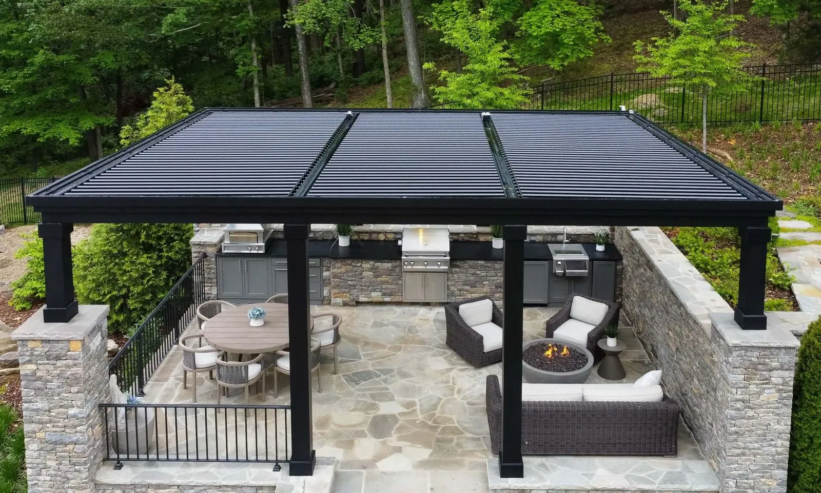 Pivot 6 louvered roof system