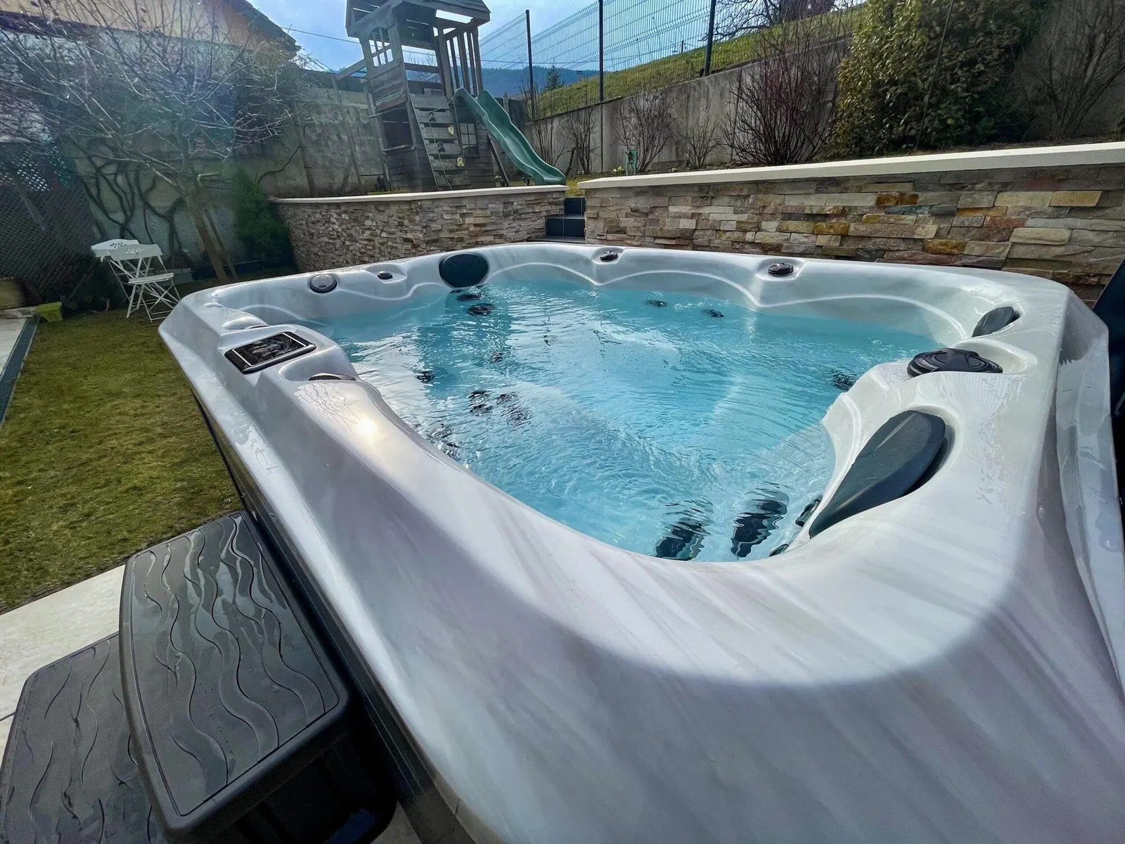 Eclipse composite spa shell