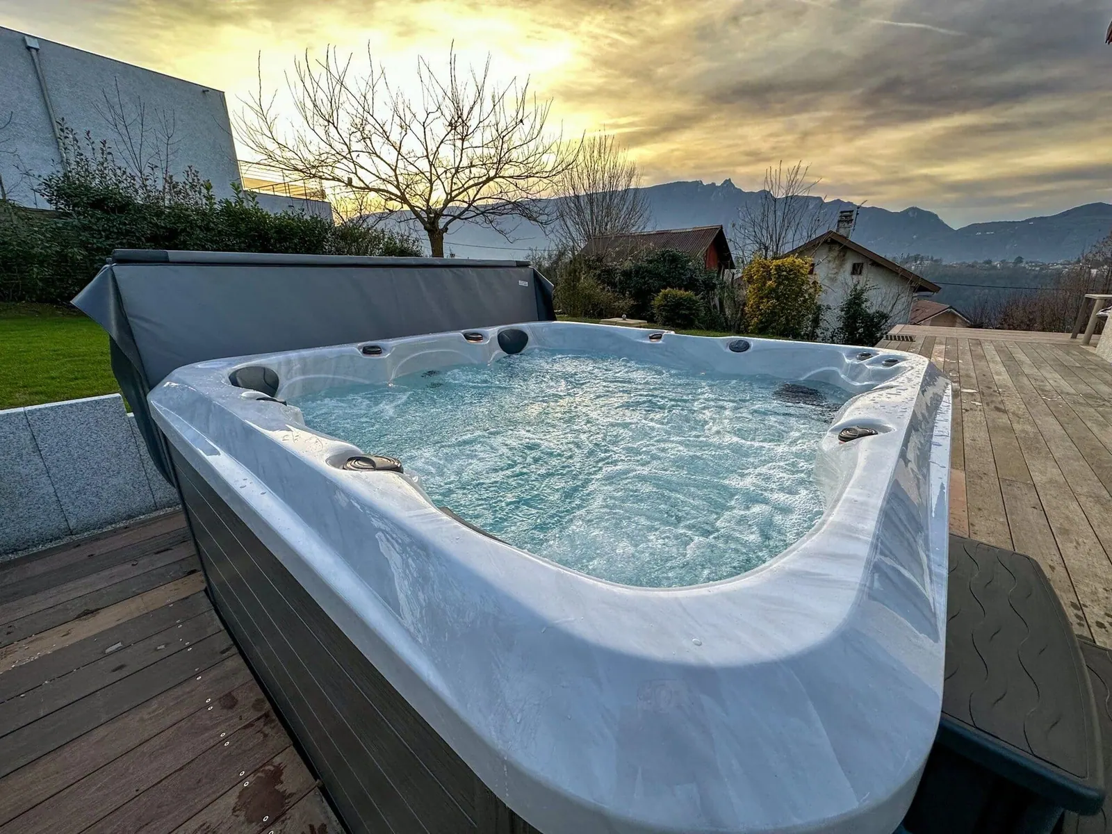 Haven composite spa shell